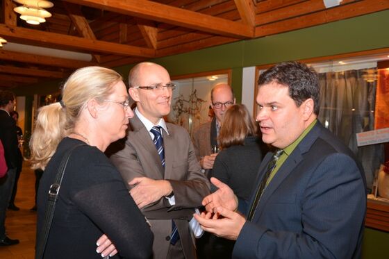 Bürgermeisterkandidat Jörg Lehnberger im Gespräch mit Sylke Otto und Michael Bischoff