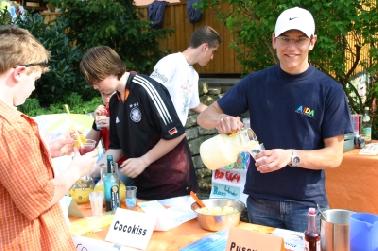 Sommer-Drinks und Action im Pausenhof