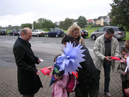 Günther Meth wünscht einen guten Start ins Schulleben